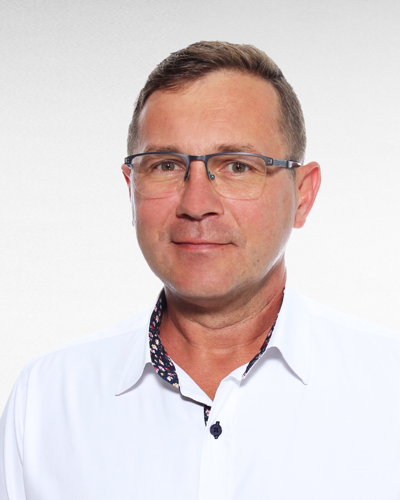 Portrait of Alar Võrk, Sales Architect, in professional attire